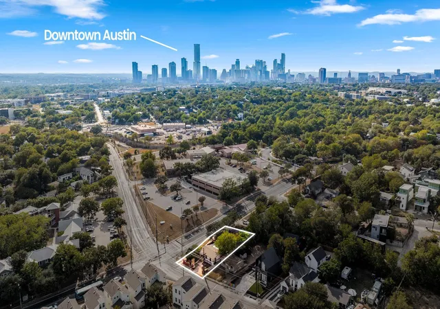 Photo 3 of Single family home for sale at 2900 Webberville Rd, Austin, TX 78702 | MLS# 2307904 | Listing updated on 2026-10-08