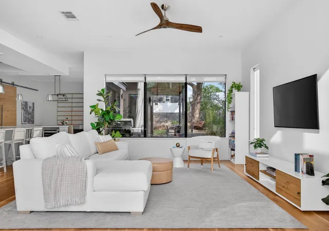 Photo 4 of Single family home for sale at 1605 Chelsea Ln, Austin, TX 78704 | MLS# 6115557 | Listing updated on 2026-09-15