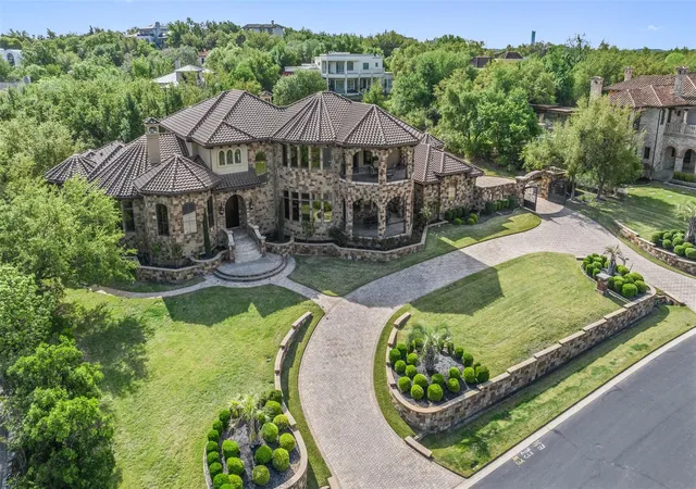 Photo 1 of Mansion for sale at 210 Costa Bella Dr, Austin, TX 78734 | MLS# 1712657 | Listing updated on 2026-10-15