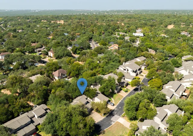 Photo 3 of Condo for sale at 9518 Topridge Dr #21, Austin, TX 78750 | MLS# 6203966 | Listing updated on 2026-09-23
