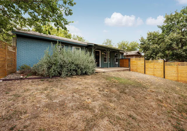 Photo 3 of Single family home for sale at 2608 Sherwood Ln, Austin, TX 78704 | MLS# 3049084 | Listing updated on 2026-10-13