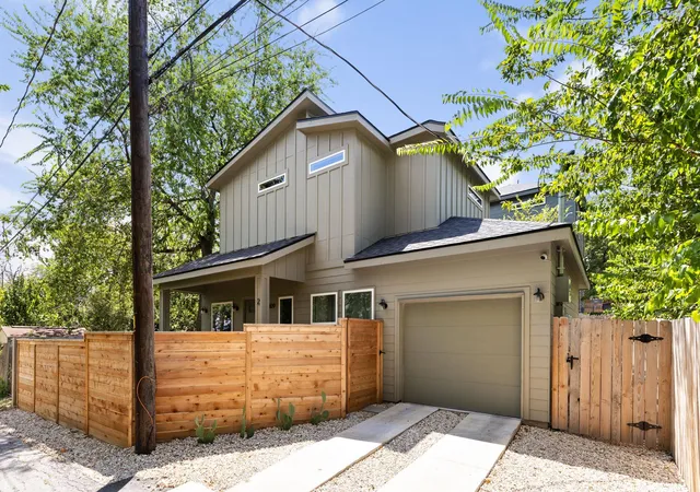 Photo 2 of Single family home for sale at 1809 Maple Ave #2, Austin, TX 78702 | MLS# 2274801 | Listing updated on 2026-09-17