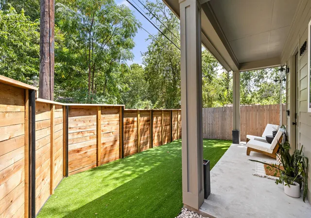 Photo 4 of Single family home for sale at 1809 Maple Ave #2, Austin, TX 78702 | MLS# 2274801 | Listing updated on 2026-09-17