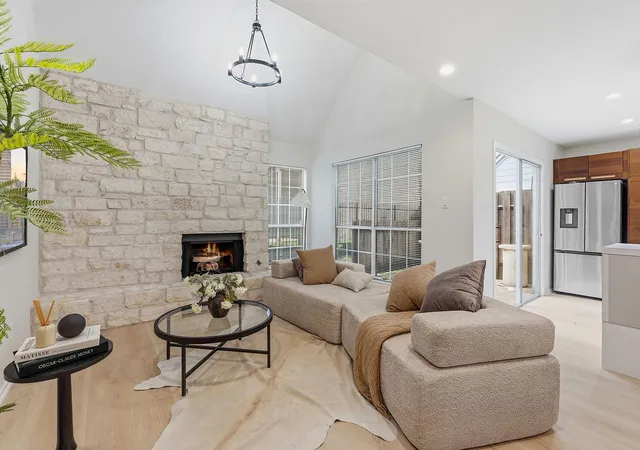 Listing Photo 5 - Condo for sale in building located at 8330 Fathom Cir, Austin, TX 78750 - Unit #505