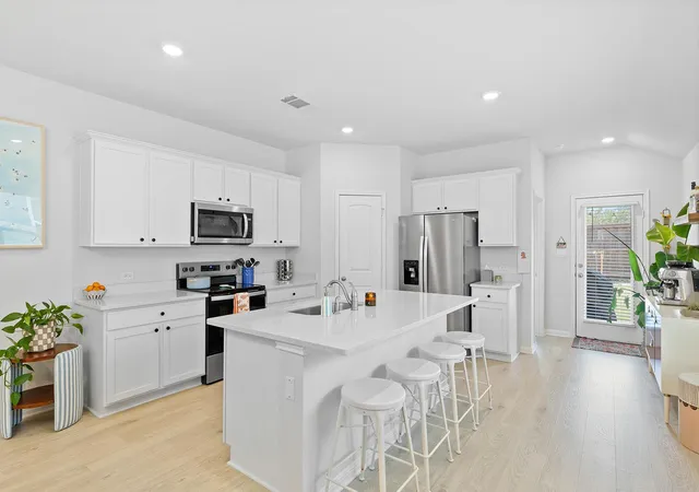 Photo 1 of Single family home for sale at 421 Lone Cedar Rd, Marble Falls, TX 78654 | MLS# 3436981 | Listing updated on 2026-09-17