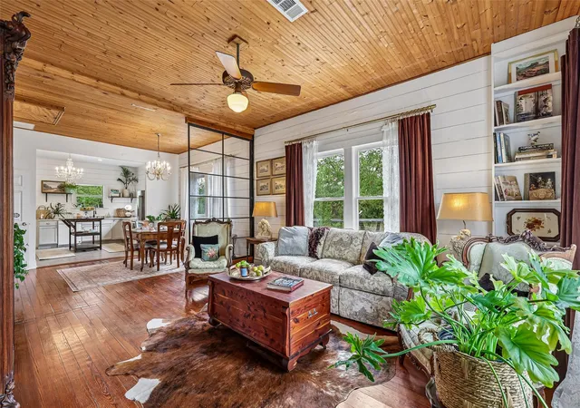 Photo 4 of Single family home for sale at 372 Old Lockhart Rd, Lockhart, TX 78644 | MLS# 7865354 | Listing updated on 2026-09-27
