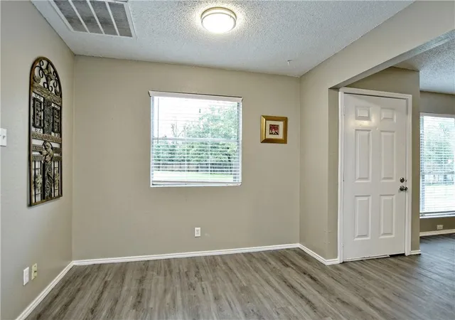 Listing Photo 5 - Condo for sale in building located at 13207 Saxby Ct, Austin, TX 78729