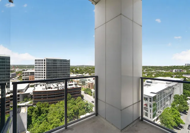 Photo 4 of Condo for sale at 501 West Ave #1504, Austin, TX 78701 | MLS# 7194210 | Listing updated on 2026-09-17
