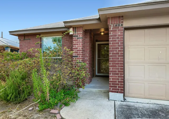 Photo 2 of Single family home for sale at 2404 Night Sky Cv, Lockhart, TX 78644 | MLS# 1192709 | Listing updated on 2026-10-06