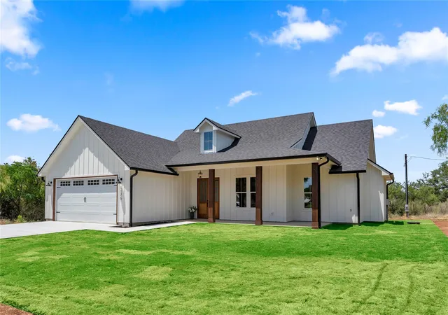 Photo 3 of Single family home for sale at 1175 Moose Trl, Kingsland, TX 78639 | MLS# 4183738 | Listing updated on 2026-09-28