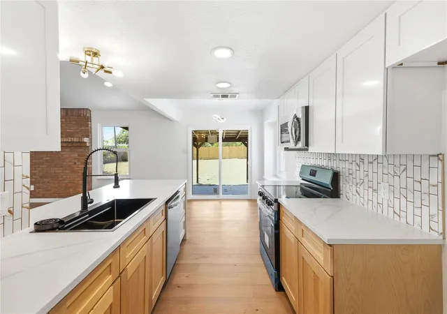 Photo 1 of Single family home for sale at 1903 S West Dr, Leander, TX 78641 | MLS# 6515852 | Listing updated on 2026-10-07