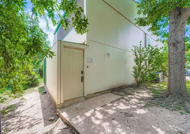 Photo 3 of Condo for sale at 6718 Silvermine Dr #1704, Austin, TX 78736 | MLS# 1411043 | Listing updated on 2026-10-06
