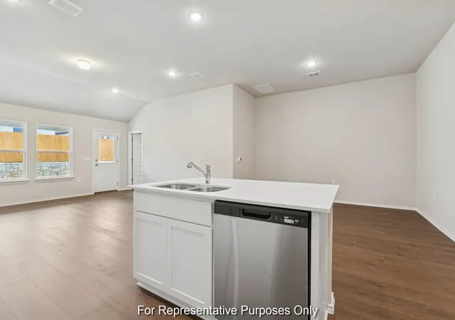 Photo 2 of Sale Pending at 7124 Fayetteville Dr, Austin, TX 78747 | MLS# 8408724 | Listing updated on 2026-10-09
