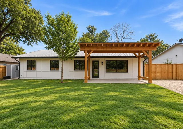 Photo 3 of Single family home for sale at 254 Arch St Dr, Austin, TX 78749 | MLS# 2822595 | Listing updated on 2026-10-15