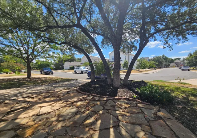 Photo 2 of Single family home for sale at 1320 E 3rd Street, Georgetown, TX 78626 | MLS# 8913518 | Listing updated on 2026-10-21