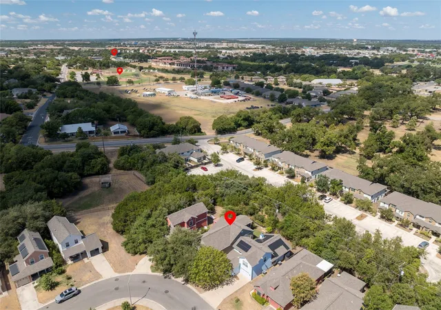 Photo 3 of Single family home for sale at 1320 E 3rd Street, Georgetown, TX 78626 | MLS# 8913518 | Listing updated on 2026-10-21