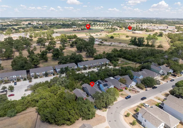 Photo 4 of Single family home for sale at 1320 E 3rd Street, Georgetown, TX 78626 | MLS# 8913518 | Listing updated on 2026-10-21