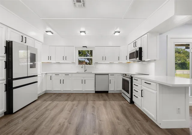 Photo 3 of Single family home for sale at 541 S Jackson St, La Grange, TX 78945 | MLS# 8666739 | Listing updated on 2026-09-26
