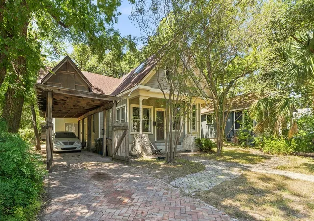 Photo 2 of Sale Pending at 4510 Ave G, Austin, TX 78751 | MLS# 3429966 | Listing updated on 2026-10-27