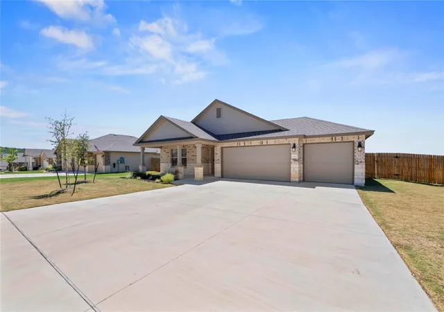 Photo 3 of Single family home for sale at 121 Ayla Marie Dr, Copperas Cove, TX 76522 | MLS# 1711370 | Listing updated on 2026-09-25