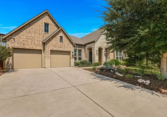 Photo 2 of Single family home for sale at 582 Peakside Cir, Dripping Springs, TX 78620 | MLS# 5657345 | Listing updated on 2026-10-30