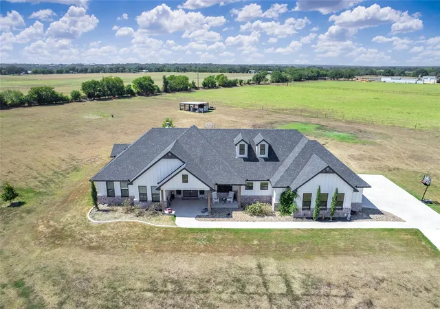 Photo 1 of Single family home for sale at 1215 Ropers Aly Rd, Belton, TX 76513 | MLS# 7034846 | Listing updated on 2026-09-26