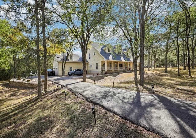 Photo 2 of Single family home for sale at 137 Trinity St, Cedar Creek, TX 78612 | MLS# 5529043 | Listing updated on 2026-09-24
