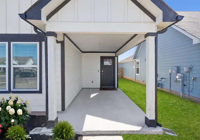 Photo 4 of Single family home for sale at 131 Aransas River Rd, Hutto, TX 78634 | MLS# 2183443 | Listing updated on 2026-10-07