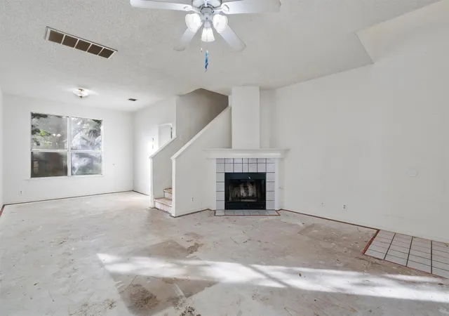 Photo 3 of Single family home for sale at 512 Dusty Leather Ct, Pflugerville, TX 78660 | MLS# 8295091 | Listing updated on 2026-10-01