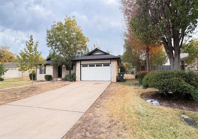 Photo 1 of Single family home for sale at 113 Oakland Dr, Georgetown, TX 78628 | MLS# 7778962 | Listing updated on 2026-09-27