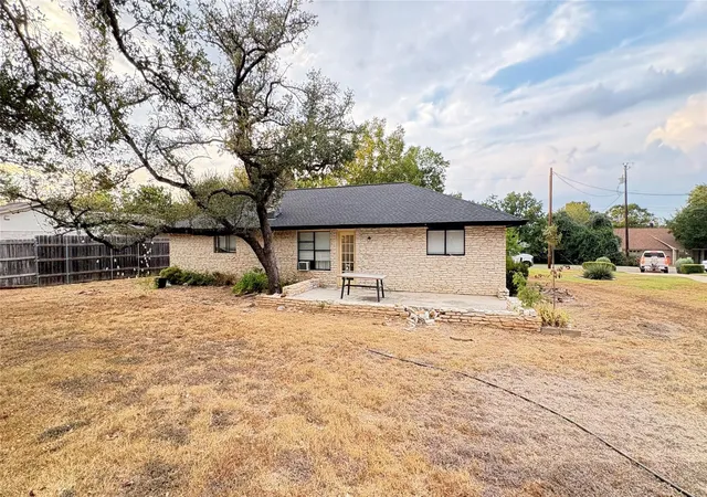 Photo 2 of Single family home for sale at 113 Oakland Dr, Georgetown, TX 78628 | MLS# 7778962 | Listing updated on 2026-09-27