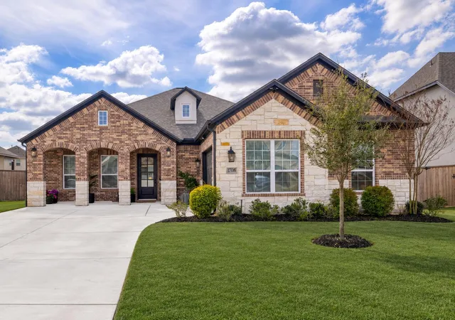 Photo 2 of Single family home for sale at 17305 Autumn Fls Dr, Manor, TX 78653 | MLS# 4460940 | Listing updated on 2026-09-26