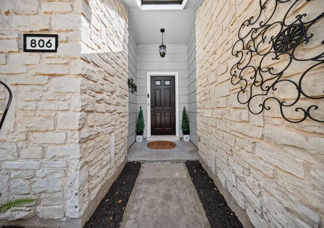 Photo 3 of Single family home for sale at 806 Mountain Ridge Dr, Leander, TX 78641 | MLS# 6569739 | Listing updated on 2026-10-08