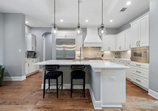 Photo 2 of Single family home for sale at 320 Bisset Ct, Austin, TX 78738 | MLS# 6292576 | Listing updated on 2026-10-29