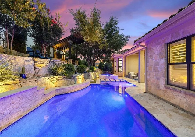 Photo 4 of Single family home for sale at 320 Bisset Ct, Austin, TX 78738 | MLS# 6292576 | Listing updated on 2026-10-29