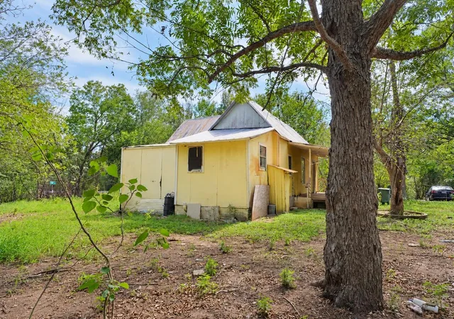 Photo 3 of Single family home for sale at 124 Fm 2571, Smithville, TX 78957 | MLS# 3264006 | Listing updated on 2026-09-22