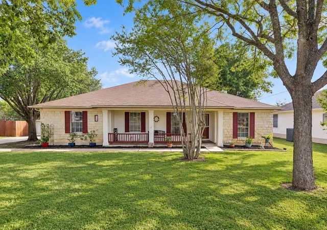 Photo 4 of Single family home for sale at 510 Maybrook Dr, Buda, TX 78610 | MLS# 4297723 | Listing updated on 2026-09-29