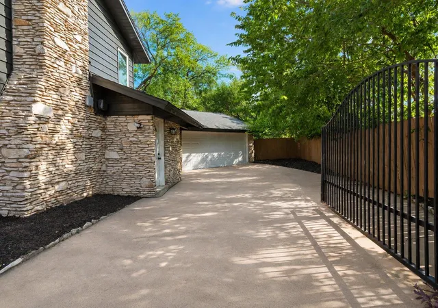 Photo 3 of Single family home for sale at 3105 Borden Rd, Austin, TX 78757 | MLS# 9188584 | Listing updated on 2026-09-17