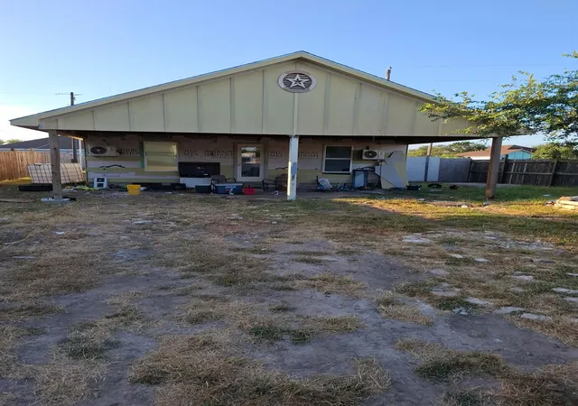 Photo 1 of Single family home for sale at 102 Sunflower Rd, Dale, TX 78616 | MLS# 1570547 | Listing updated on 2026-09-25