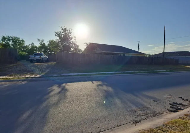 Photo 3 of Single family home for sale at 102 Sunflower Rd, Dale, TX 78616 | MLS# 1570547 | Listing updated on 2026-09-25