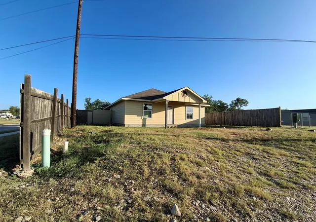 Photo 3 of Single family home for sale at 102 Sunflower Rd, Dale, TX 78616 | MLS# 1570547 | Listing updated on 2026-09-25