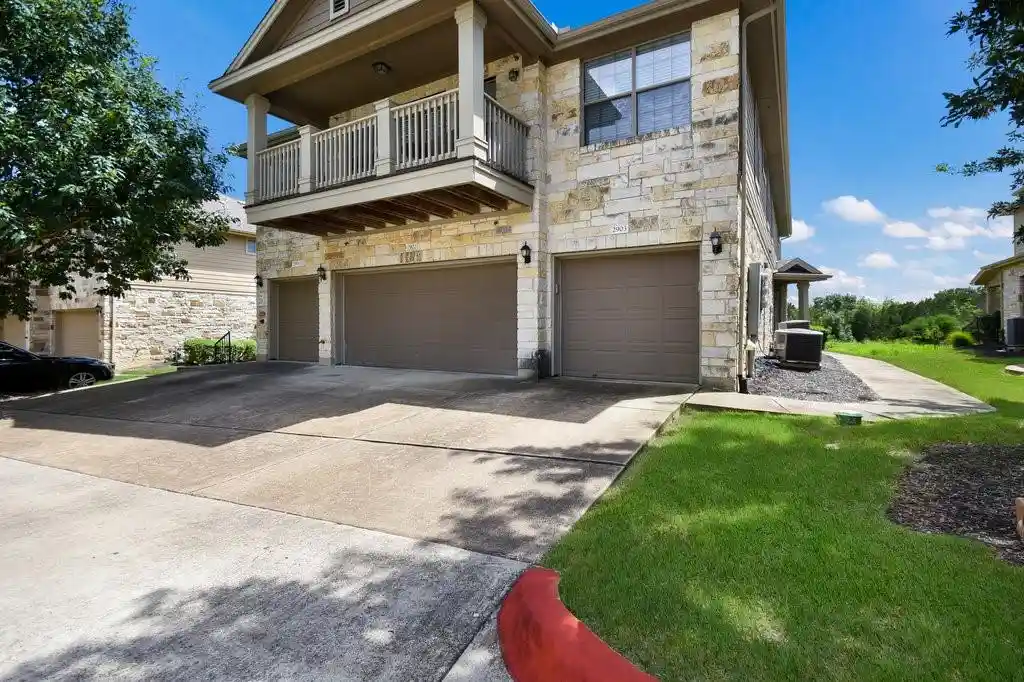 Listing Photo 2 - Condo for sale in 9201 Brodie Ln located at 9201 Brodie Ln, Austin, TX 78748 - Unit #2903