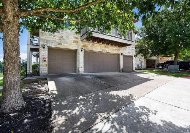 Photo 3 of Condo for sale at 9201 Brodie Ln #2903, Austin, TX 78748 | MLS# 9708418 | Listing updated on 2026-09-17