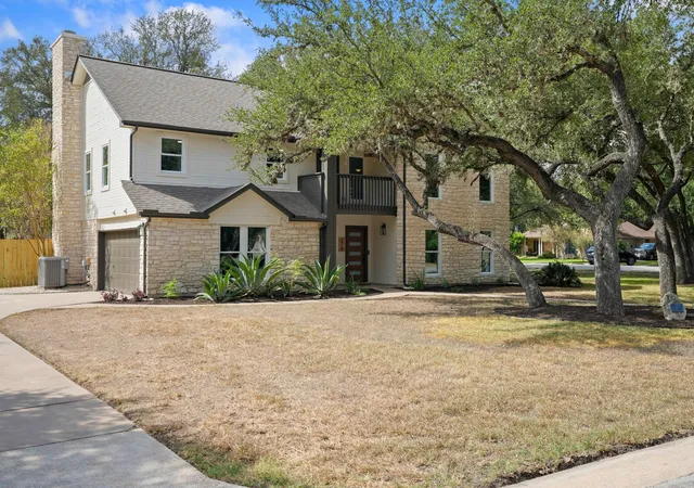 Photo 2 of Single family home for sale at 215 Dewberry Cv, Buda, TX 78610 | MLS# 3551750 | Listing updated on 2026-09-27