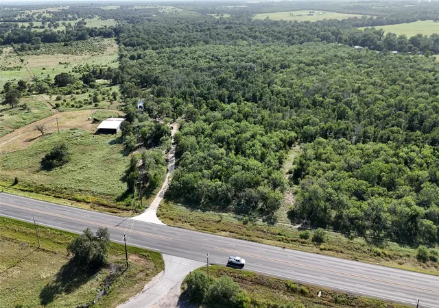 Photo 3 of Land for sale at 10885 S Us Hwy 183, Luling, TX 78648 | MLS# 5737000 | Listing updated on 2026-10-08