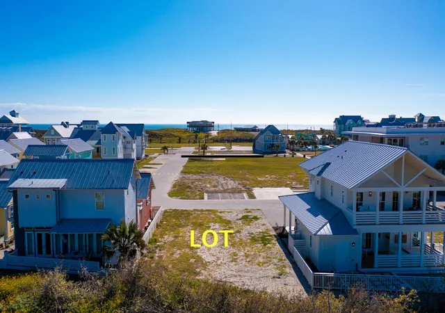Photo 2 of Land for sale at 607 W Center Sq, Port Aransas, TX 78373 | MLS# 1689738 | Listing updated on 2026-09-22