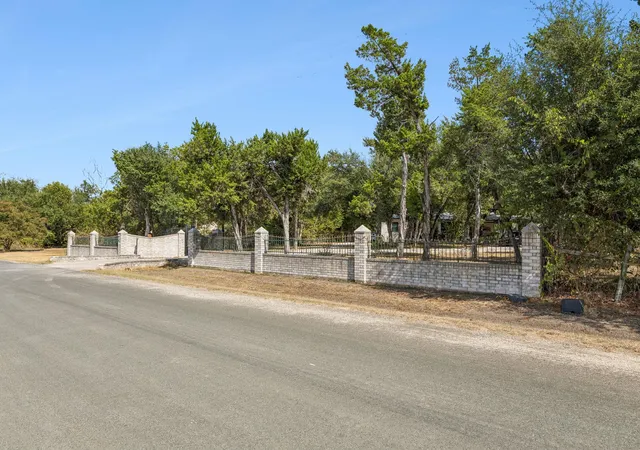 Photo 3 of Manufactured home for sale at 13419 Frostdale Dr, Cedar Park, TX 78613 | MLS# 1040395 | Listing updated on 2026-09-18