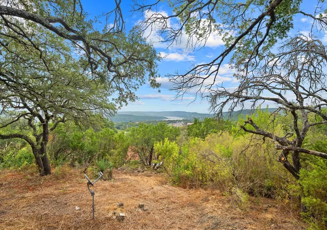 Photo 3 of Sale Pending at 11013 W Lakeview Dr, Jonestown, TX 78645 | MLS# 9416435 | Listing updated on 2026-10-09