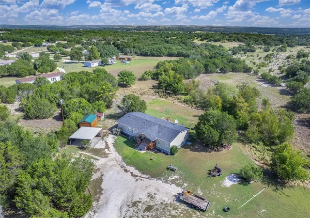 Photo 3 of Manufactured home for sale at 268 County Rd 4128, Lampasas, TX 76550 | MLS# 5230431 | Listing updated on 2026-09-26