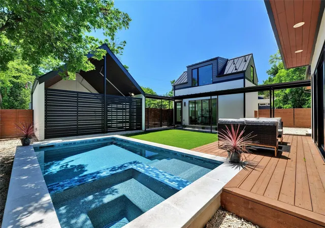 Photo 3 of Single family home for sale at 1802 Romeria Dr, Austin, TX 78757 | MLS# 8611842 | Listing updated on 2026-10-09